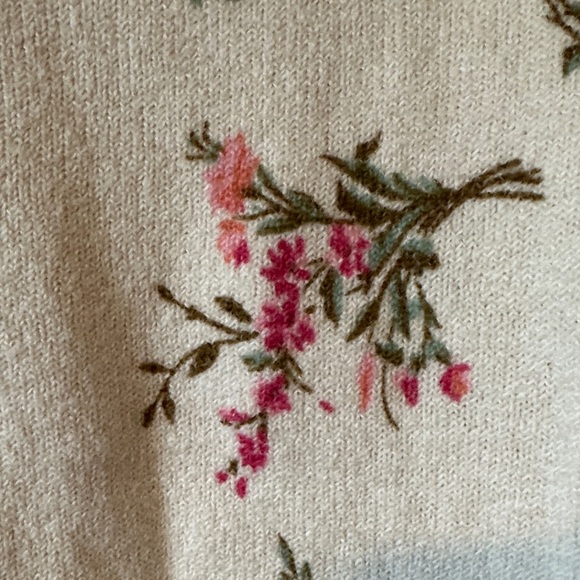 LC Lauren Conrad Cream Sweater with Pink Floral Design - Picture 7 of 7